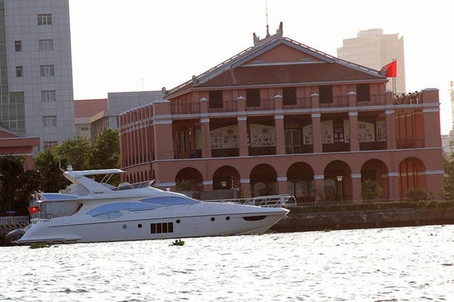 Đại gia Việt chơi du thuyền: 4 triệu USD chưa là đỉnh? - 1 Azimut 70 của gia đình chồng nữ diễn viên Tăng Thanh Hà có giá trị đến 4 triệu USD.