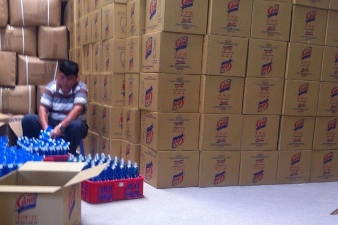 Lộ đường dây sản xuất chất tẩy rửa phi pháp - 1 Giả mạo giấy phép kinh doanh, giả mạo hợp đồng gia công… ?