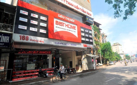 BestHome đạt giải thưởng “Tin & Dùng Việt Nam 2014” - 3 Đại diện siêu thị bếp BestHome cùng các đơn vị nhận giải tại Lễ Công Bố