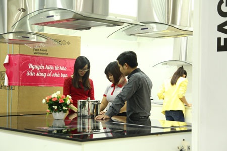 BestHome đạt giải thưởng “Tin & Dùng Việt Nam 2014” - 5 Đội ngũ nhân viên bán hàng tại BestHome luôn am hiểu sản phẩm và tư vấn tận tình cho khách hàng