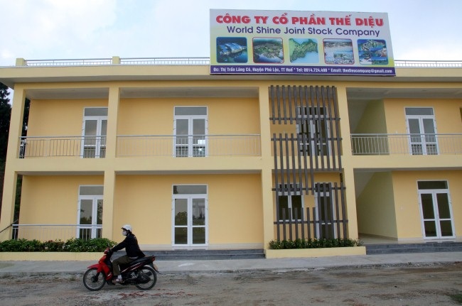 Vị trí chiến lược, sao lại lơ là! - 2 Nhà điều hành Cty CP Thế Diệu xây dựng tại khu vực ngã ba Bãi Chuối.