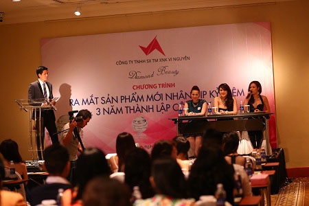 Ra mắt sản phẩm Diamond Beauty thế hệ mới - "Tỏa sáng vẻ đẹp vĩnh hằng" - 1 Ra mắt sản phẩm Diamond Beauty thế hệ mới - Tỏa sáng vẻ đẹp vĩnh hằng