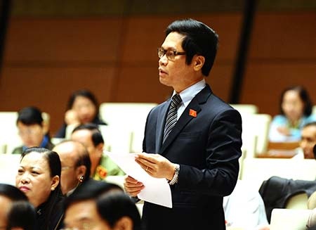 "Đã minh bạch hóa môi trường đầu tư ở những lĩnh vực quan trọng nhất” - 1 Đại biểu Vũ Tiến Lộc đánh giá cao lần sửa đổi này của dự Thảo Luật Đầu tư (ảnh: Việt Hưng).