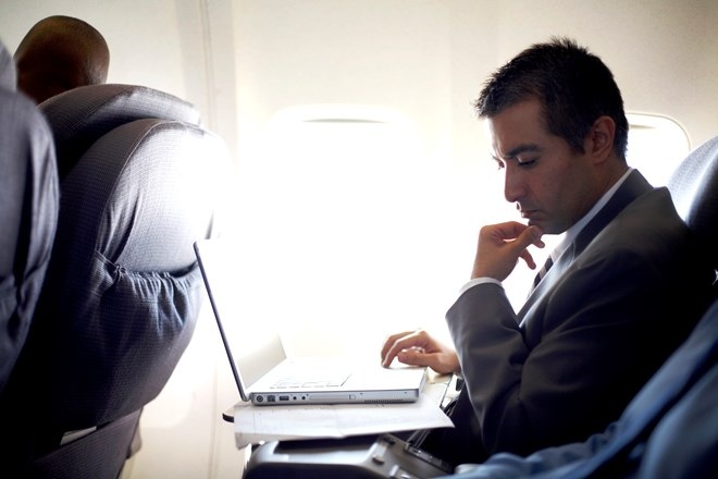 Đọc những thông tin kinh tế - tài chính mới nhất trên 