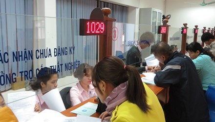 Số người đăng ký thất nghiệp tăng mạnh - 1 Số người đăng ký thất nghiệp tăng mạnh
