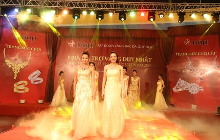 Thành công vang dội của Doji tại Hội chợ VIJF 2014 - 6 Đêm Fashion Show/Ca nhạc hoành tráng trên sân khấu DOJI tại Hội chợ