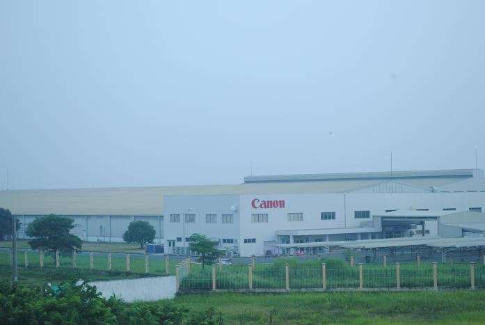 Doanh thu tỷ đô, Canon nộp ngân sách bao nhiêu? - 1 Nhà máy Canon tại khu công nghiệp Thăng Long - Hà Nội. Ảnh: Lương Bằng