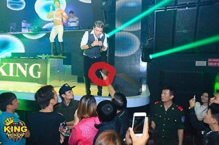 Đại gia Hải Phòng rút cọc tiền tặng Mr Đàm