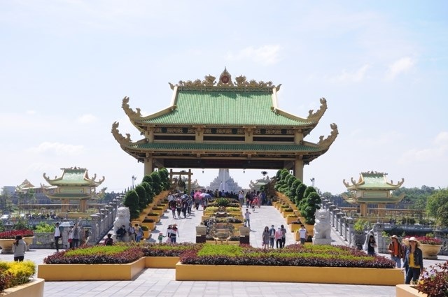 Ông Huỳnh Uy Dũng xin được thanh tra thuế toàn diện công ty Đại Nam - 1 Ông Huỳnh Uy Dũng xin được thanh tra thuế toàn diện công ty Đại Nam