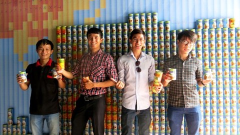 Doanh nghiệp Việt gây "sốt" với Bản đồ thế giới từ lon đã sử dụng - 3 Doanh nghiệp Việt gây sốt với Bản đồ thế giới từ lon đã sử dụng