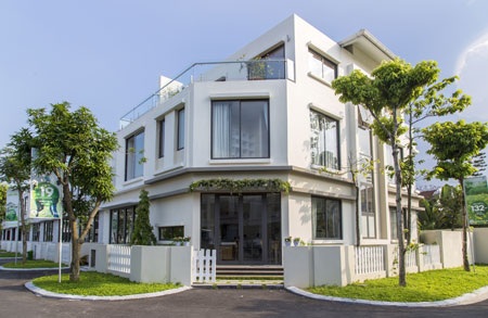 Các căn liền kề, biệt thự Lâm Viên có diện tích từ 132 đến hơn 360 m² và có giá từ 4,7 tỷ đồng/căn.