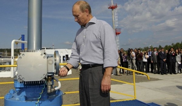 Giá dầu chạm đáy và cơ hội cho kinh tế Nga - 1 Tổng thống Putin sẽ giải được bài toán giá dầu