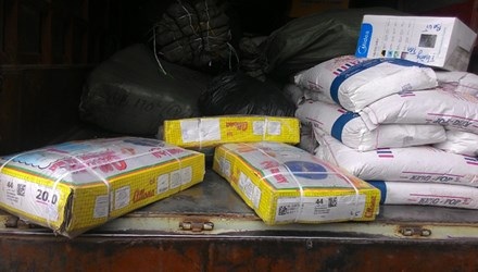 Hé lộ đường đi của thịt trâu giả bò - 1 Những thùng thịt trâu nhập khẩu khi đến tay người tiêu dùng bị hô biến thành thịt bò