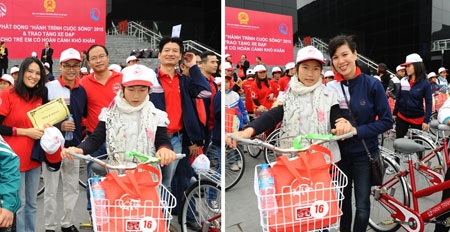 Các cán bộ của AIA Việt Nam cùnghòa chung niềm hạnh phúc với các cháu