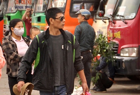 Cước vận tải "cố thủ" giá cao - 1 Người dân vẫn mỏi mắt đợi giá cước vận tải giảm