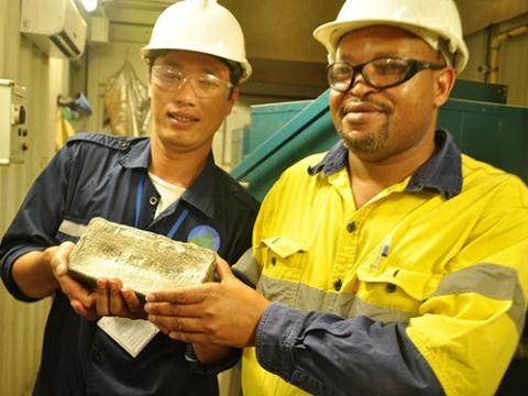 Quảng Nam "đòi nợ" vàng Phước Sơn: Doanh nghiệp cáo bận - 1 Đã khai thác được hàng chục tấn vàng nhưng Tập đoàn Besra vẫn chây ì việc đóng thuế. (Ảnh: NLD)