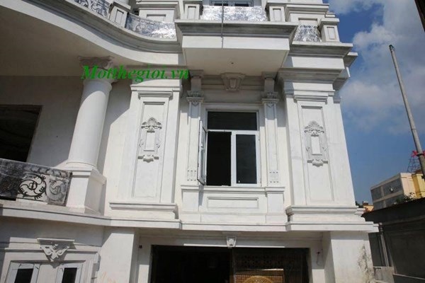 Đại gia Ninh Bình xây lâu đài theo kiến trúc tòa nhà quốc hội Mỹ - 5 Trần nhà được thiết kế theo phong cách hiện đại, với các đường nét tinh xảo