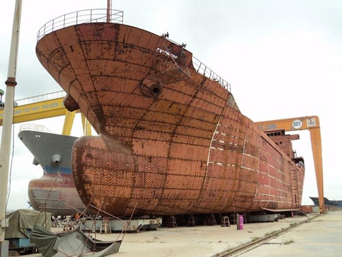 Hàng loạt ngân hàng đang chìm ngập trong đống nợ xấu từ các khoản cho DN vận tải biển vay mua tàu.