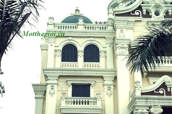 Lâu đài kiến trúc Pháp cổ gần 100 tỉ của đại gia đất Cảng - 8 Biệt thự được xây theo kiến trúc cổ của Pháp, hoàn thành năm 2012