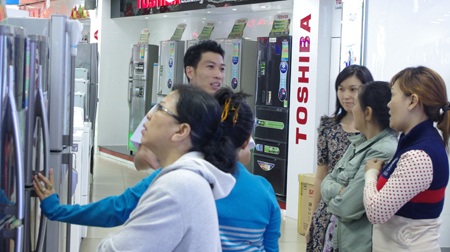 ANZ: Chỉ số niềm tin người tiêu dùng Việt Nam tăng cao kỷ lục - 1 Đọc những thông tin kinh tế - tài chính mới nhất trên