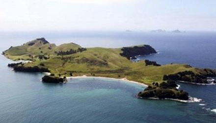 Nữ đại gia Trung Quốc vung tiền mua đảo ở New Zealand - 1 Hòn đảo du lịch Slipper, New Zealand nhìn từ trên cao.