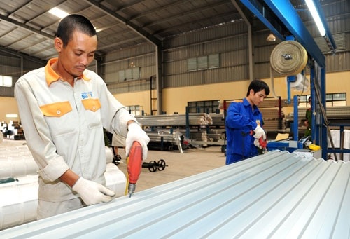 Nghỉ lễ dài ngày, doanh nghiệp “méo mặt” - 1 Các doanh nghiệp đau đầu vì tình trạng sản xuất èo uột sau mỗi kỳ nghỉ dài. Ảnh: Trần Hải