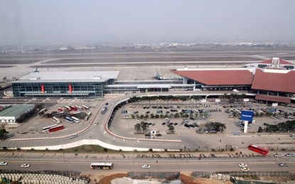 Sảnh E (trái) kết nối với sảnh A nhà ga T1 tại cảng hàng không quốc tế Nội Bài.