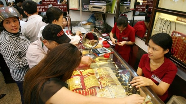 Một cửa hàng mua bán vàng trang sức tại Hà Nội. Ảnh: Như Ý.