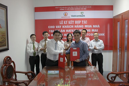 Mua nhà chất lượng tốt tại Hà Nội với gói vay ưu đãi từ 5%/năm - 1 Lễ ký kết hỗ trợ khách hàng vay mua nhà tại dự án Hateco Hoàng Mai