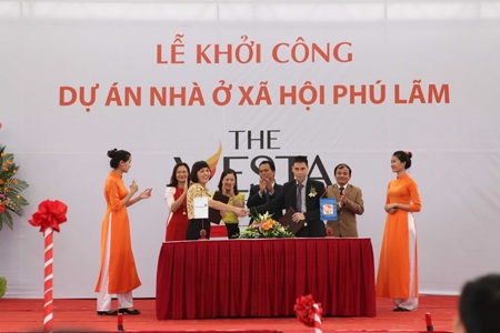 Khởi công Nhà ở Xã hội The Vesta – Điểm nhấn phía Tây Hà Nội - 2 Lễ ký kết giữa Chủ đầu tư và Ngân hàng Vietinbank hỗ trợ khách hàng vay vốn gói 30.000 tỷ