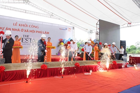 Khởi công Nhà ở Xã hội The Vesta – Điểm nhấn phía Tây Hà Nội - 3 Nghi lễ xúc cát khởi công dự án.