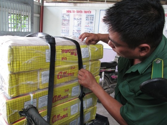 Lo thịt bẩn ung dung lên bàn ăn - 1 Lo thịt bẩn ung dung lên bàn ăn