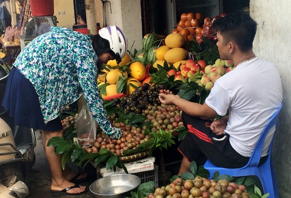 Tết Đoan ngọ: Mận "giết sâu bọ" giá trên trời - 2 Mận hậu đang tăng giá từng ngày vì vào thời điểm cuối mùa