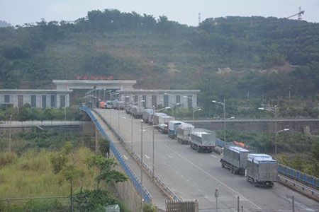 Vải thiều xuất sang Trung Quốc: Lượng ít nhưng giá cao hơn - 1 Vải thiều xuất sang Trung Quốc: Lượng ít nhưng giá cao hơn
