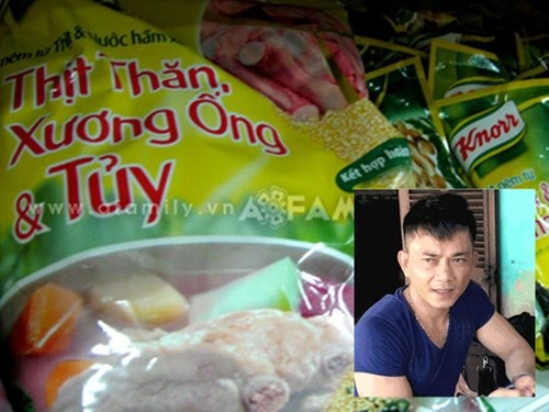 Đột kích “lò” sản xuất bột nêm giả cực lớn - 1 Nguyễn Tất Hùng bên lượng lớn bột nêm giả làm từ bột nêm Trung Quốc