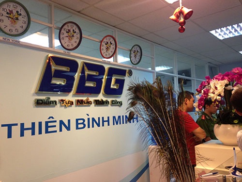 “Thiêu thân” trên sàn vàng - 1 Sàn vàng BBG Chi nhánh TP HCM lúc bị khám xét khẩn cấp