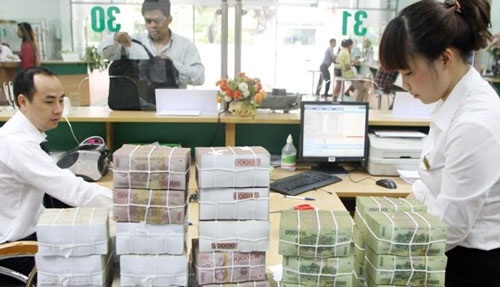 Hàng loạt lãnh đạo cao cấp các ngân hàng cổ phần hàng đầu Việt
Nam xin rút lui.