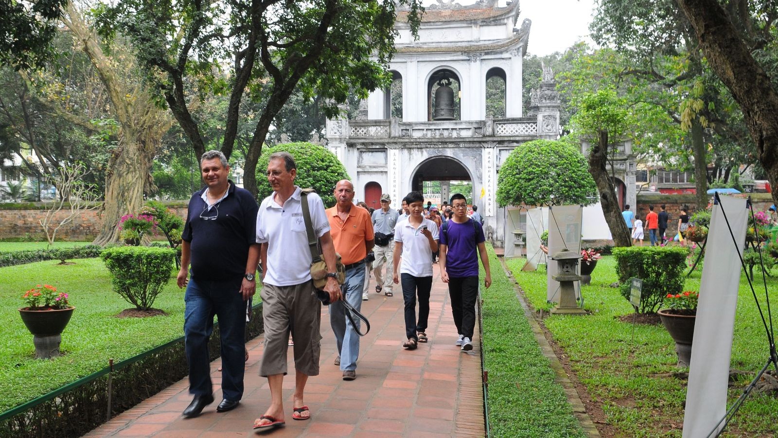 khach quoc te.jpg khach quoc te.jpg