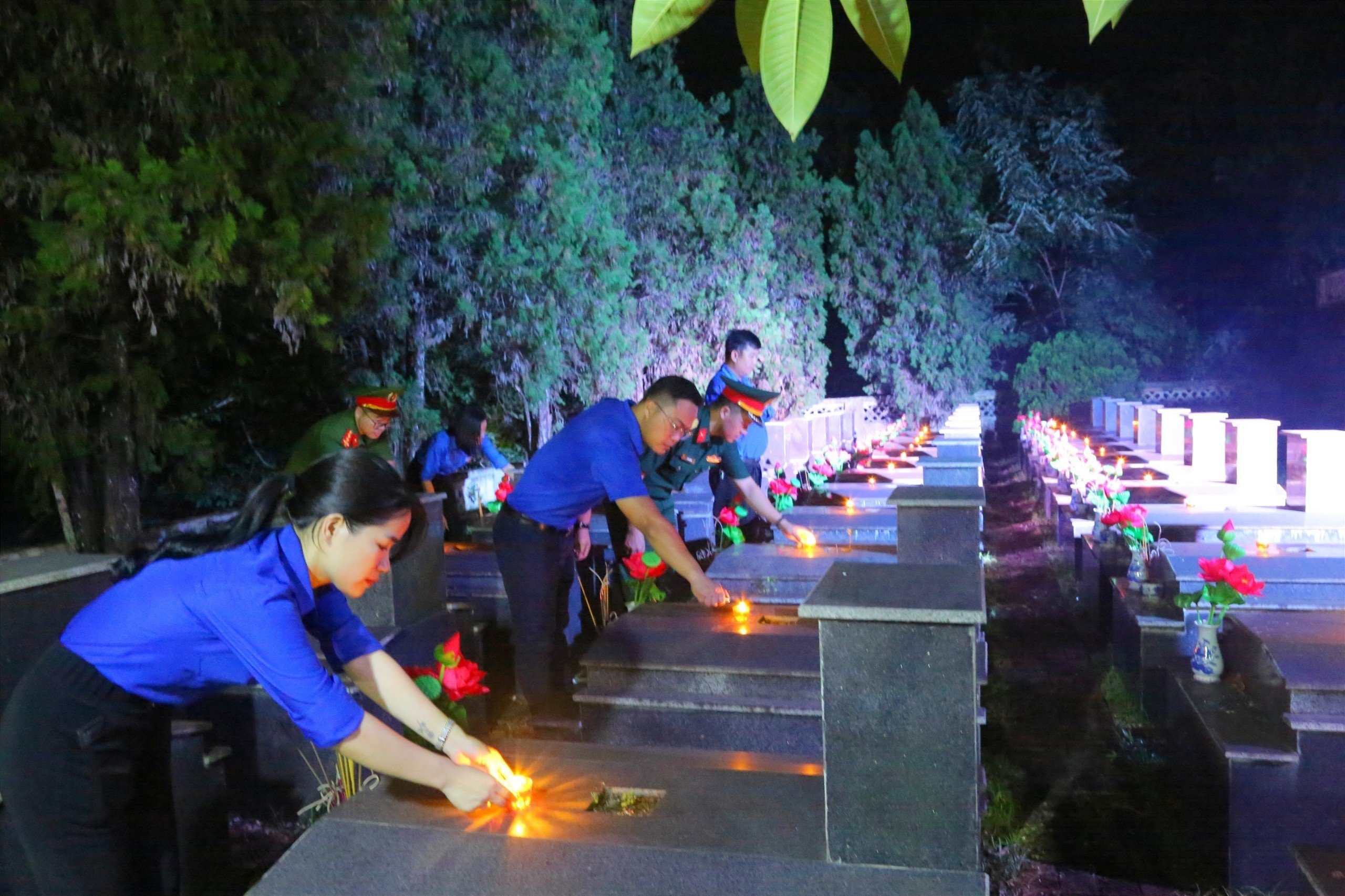 NB Thắp nến tri ân.jpg .jpeg NB Thắp nến tri ân.jpg .jpeg