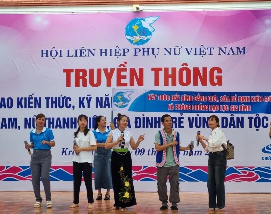 tuyen-truyen 1a.jpg tuyen-truyen 1a.jpg