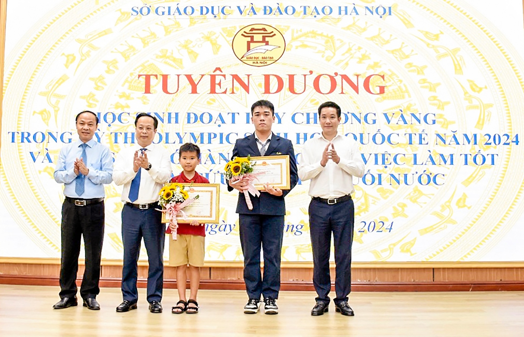 Huynh Trieu Dien duoc tuyen duong.jpg Huynh Trieu Dien duoc tuyen duong.jpg