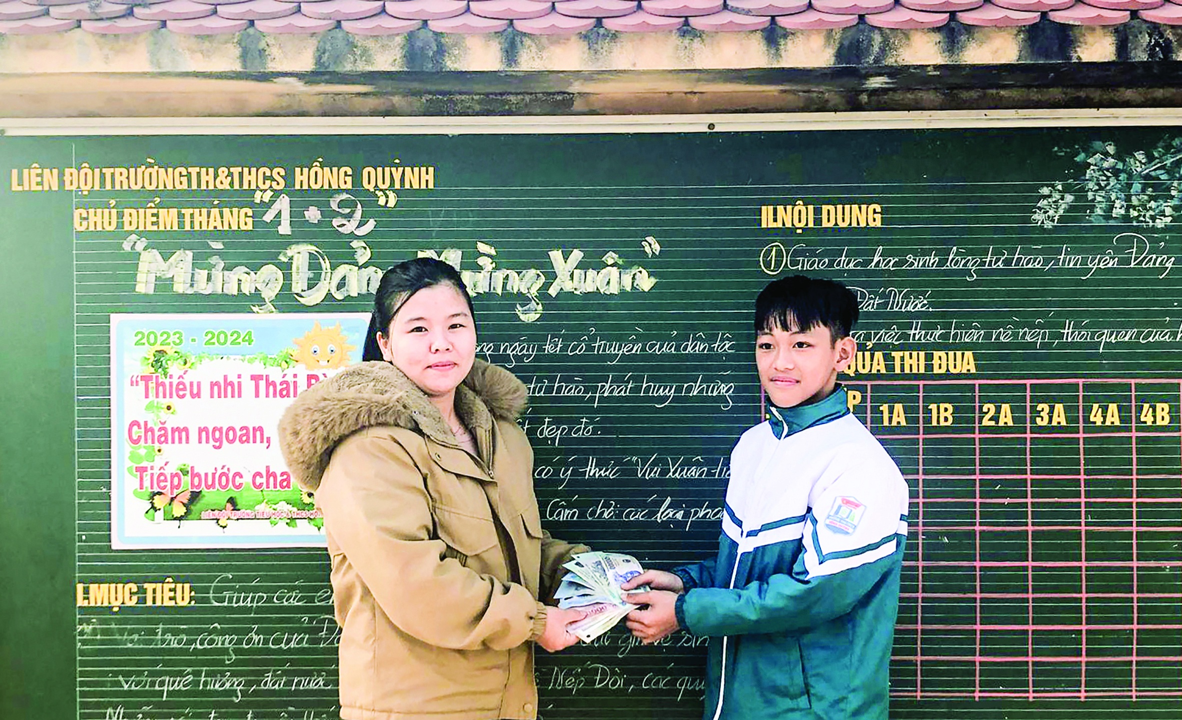 Vu Huu The tra lai tien cho nguoi bi mat.jpg Vu Huu The tra lai tien cho nguoi bi mat.jpg