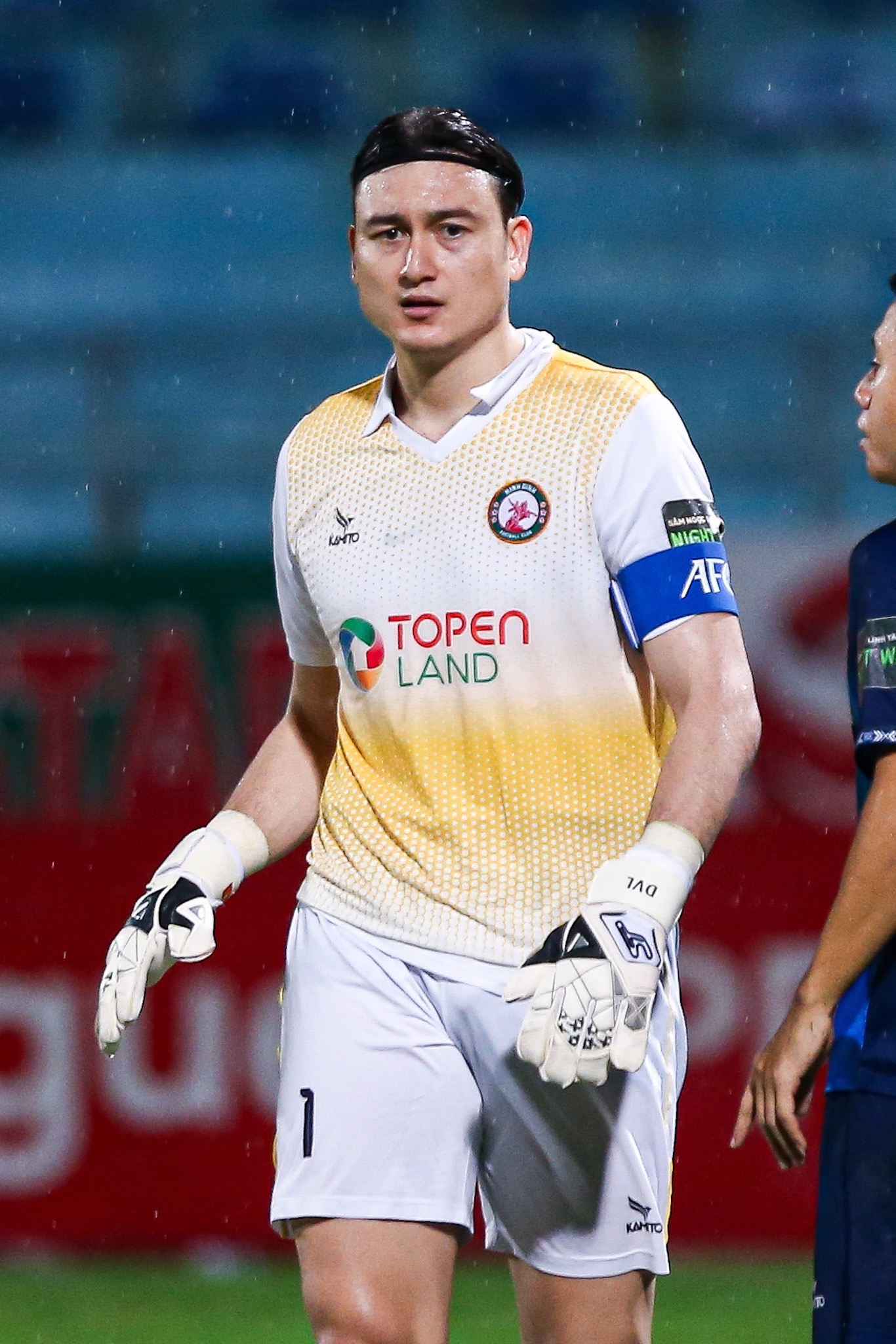 dang van lam thi dau cho doi bong hang Nhat thay vi Vleague.jpg dang van lam thi dau cho doi bong hang Nhat thay vi Vleague.jpg