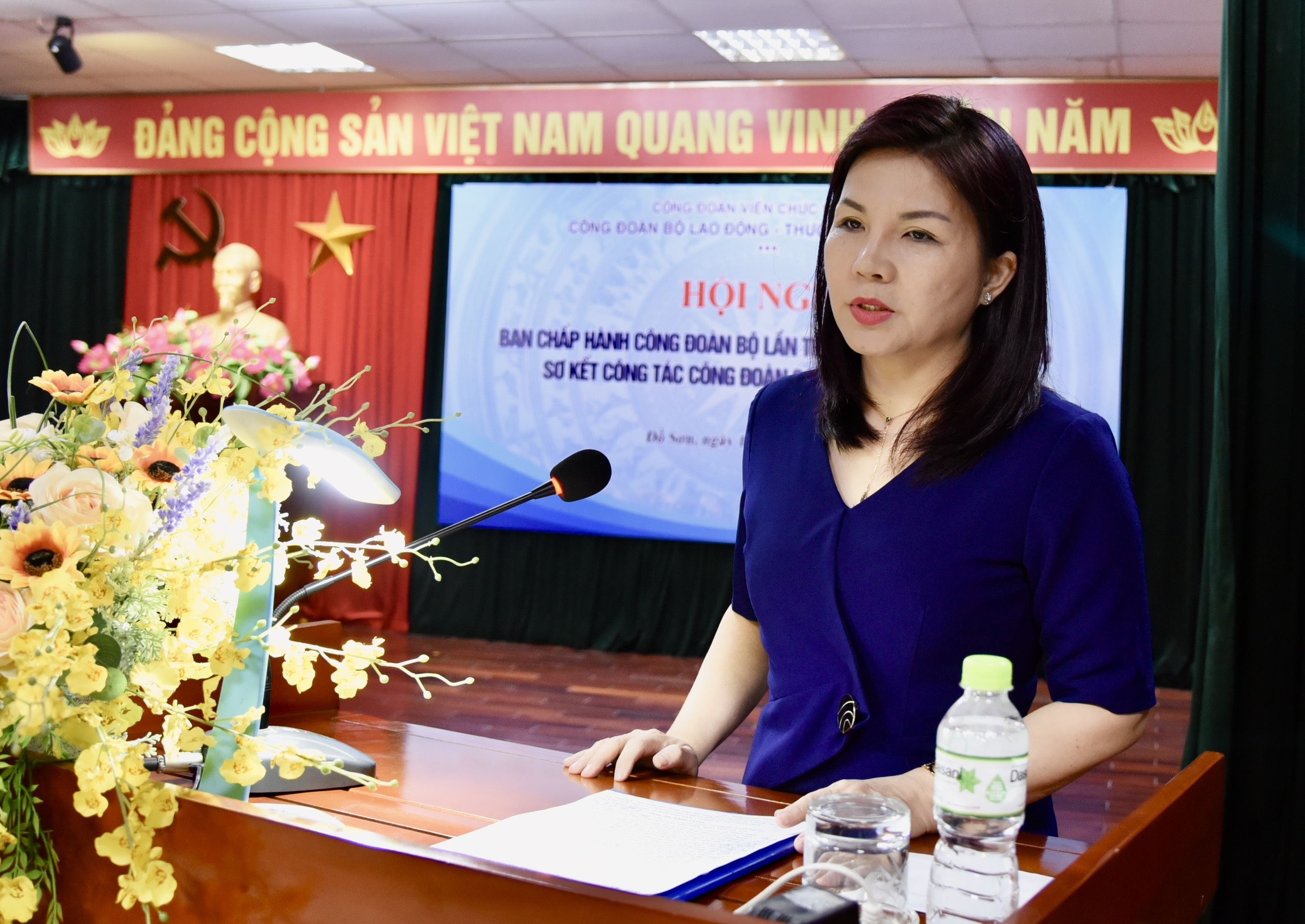 Anh 1 cong doan Huyen.jpg Anh 1 cong doan Huyen.jpg