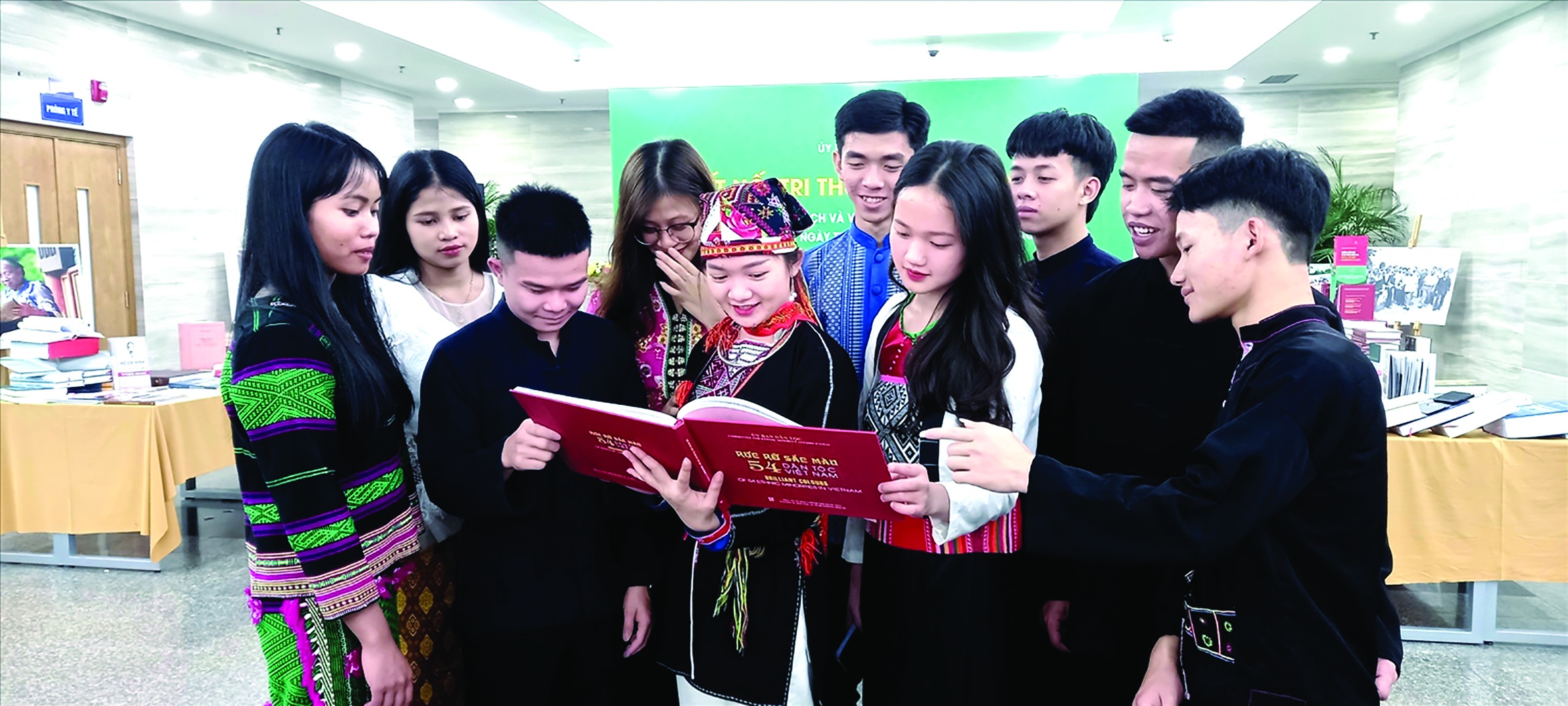 hoc ngon ngu DTTS.jpg hoc ngon ngu DTTS.jpg