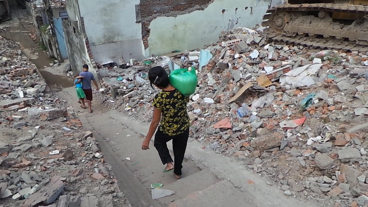 Người dân khốn khổ vì dự án làm đường ì ạch