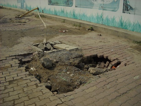 Hà Nội: Nhếch nhác tại khu đô thị Nam Trung Yên - 5 Hà Nội: Nhếch nhác tại khu đô thị Nam Trung Yên - 5
