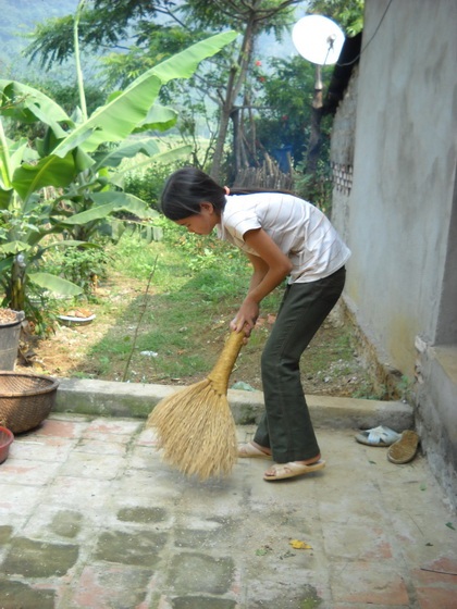 Hai chị em “đói mà giỏi chữ” - 2 Hai chị em “đói mà giỏi chữ” - 2