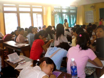 Sinh viên đổ xô đi... học thuê  - 1