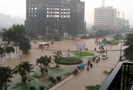 Tiền vẫn chảy, nhưng đường vẫn ngập - 1 Tiền vẫn chảy, nhưng đường vẫn ngập - 1